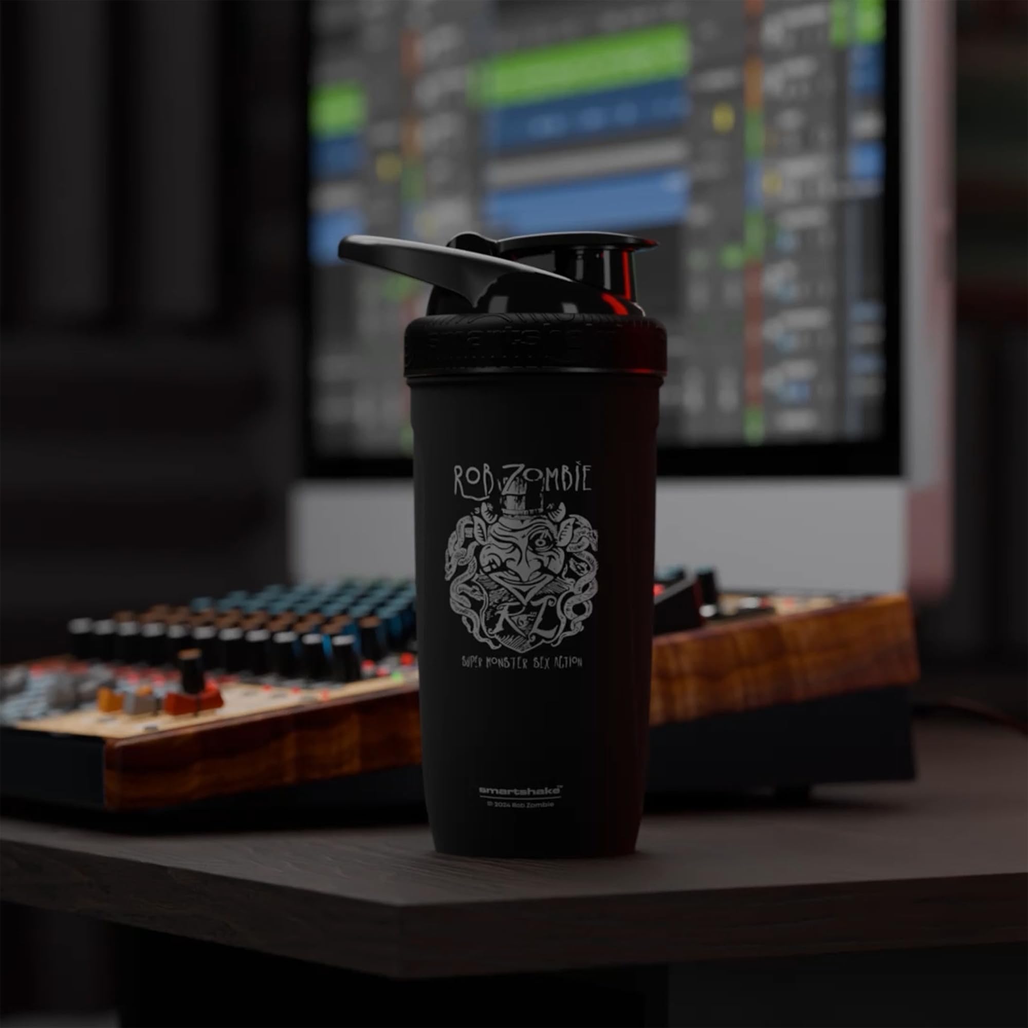 Smartshake Rockband Reforce lid close-up showing leak-proof seal for secure shakes