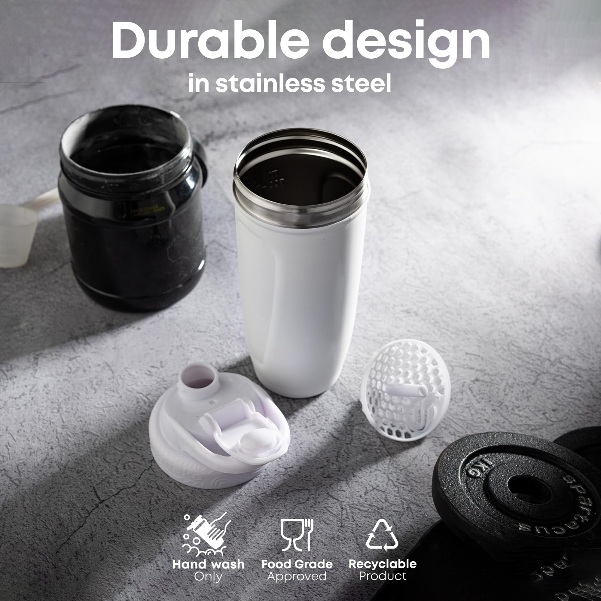 Smartshake Reforce features a soft silicone base for stable grip during workouts