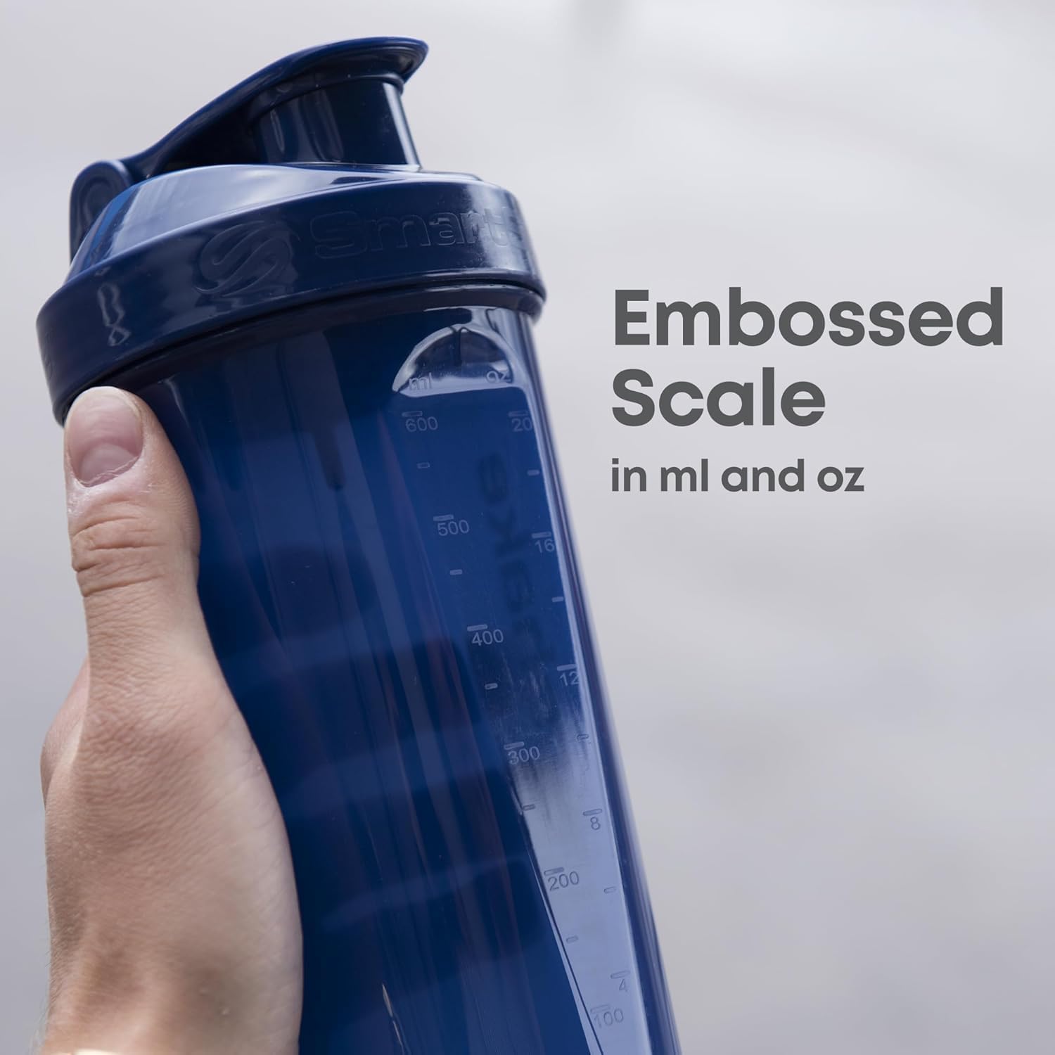 Smartshake wide opening enables easy cleaning and quick bottle access.
