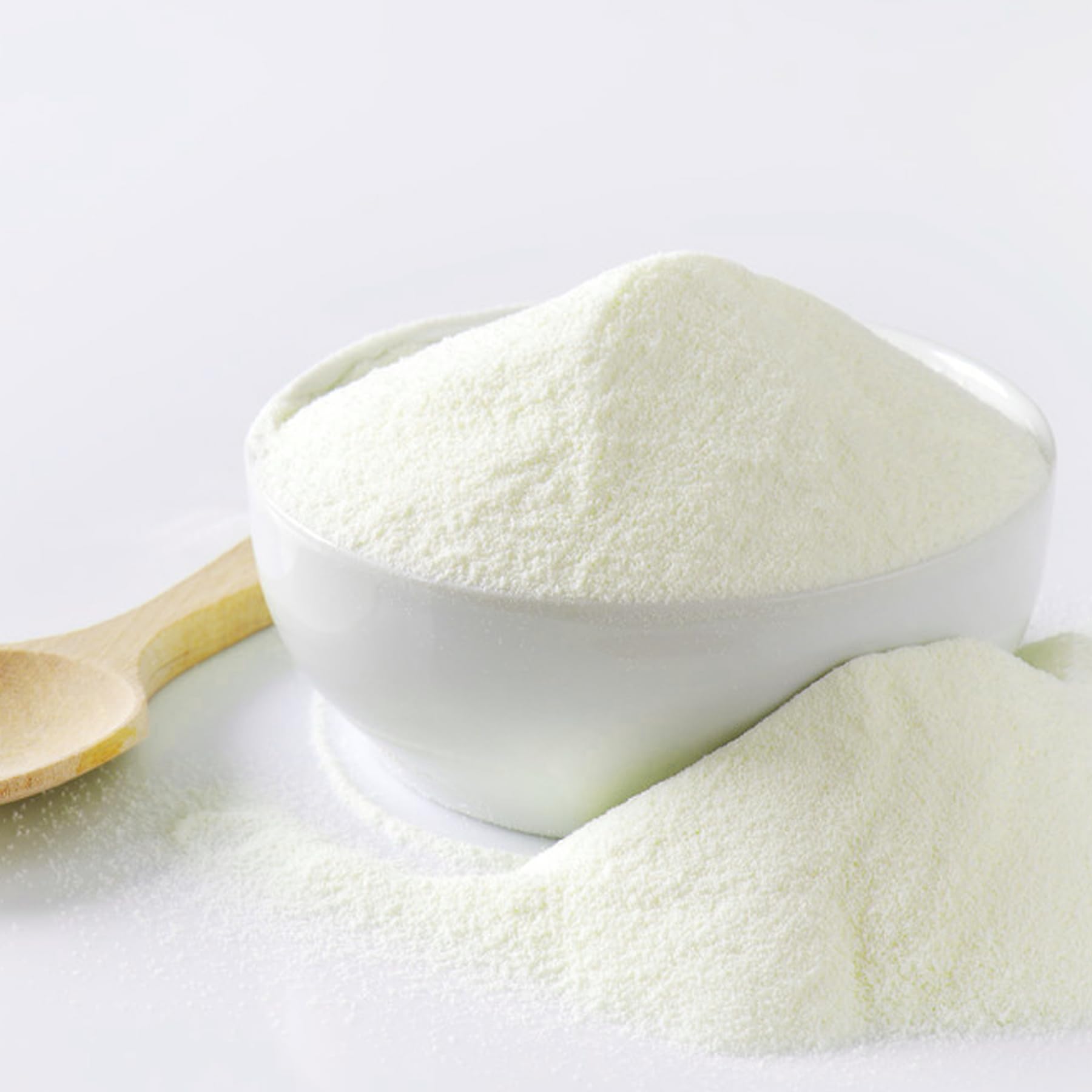 Sauces and dressings thickened with sodium alginate