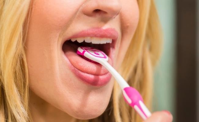 Eco-friendly tongue brush for daily oral care