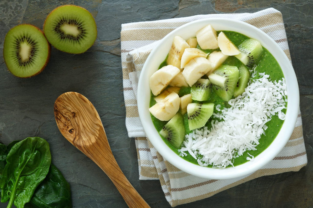 Sunfood Supergreens & Protein prepared drink glass demonstrates easy mix into smoothies.