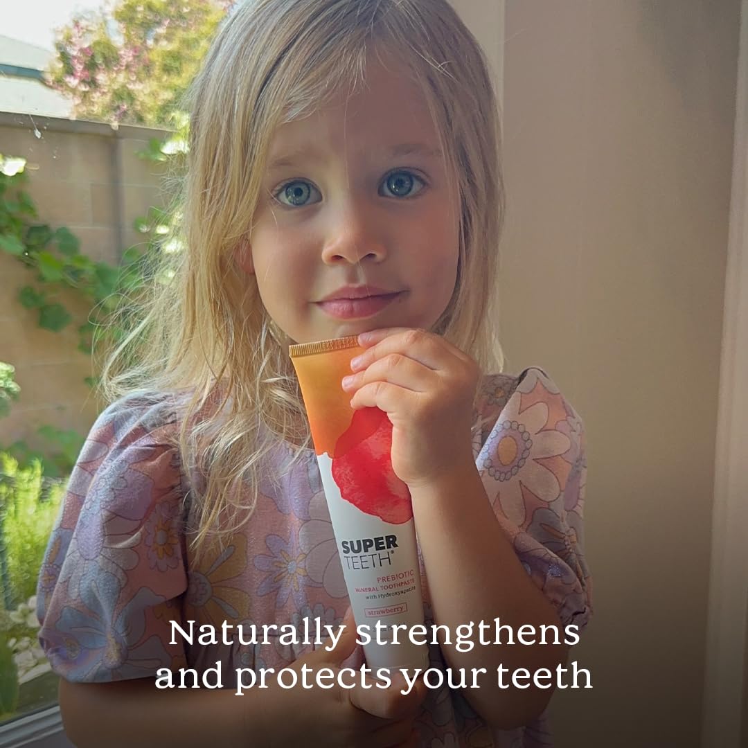Label highlighting fluoride-free, SLS-free, non-toxic ingredients