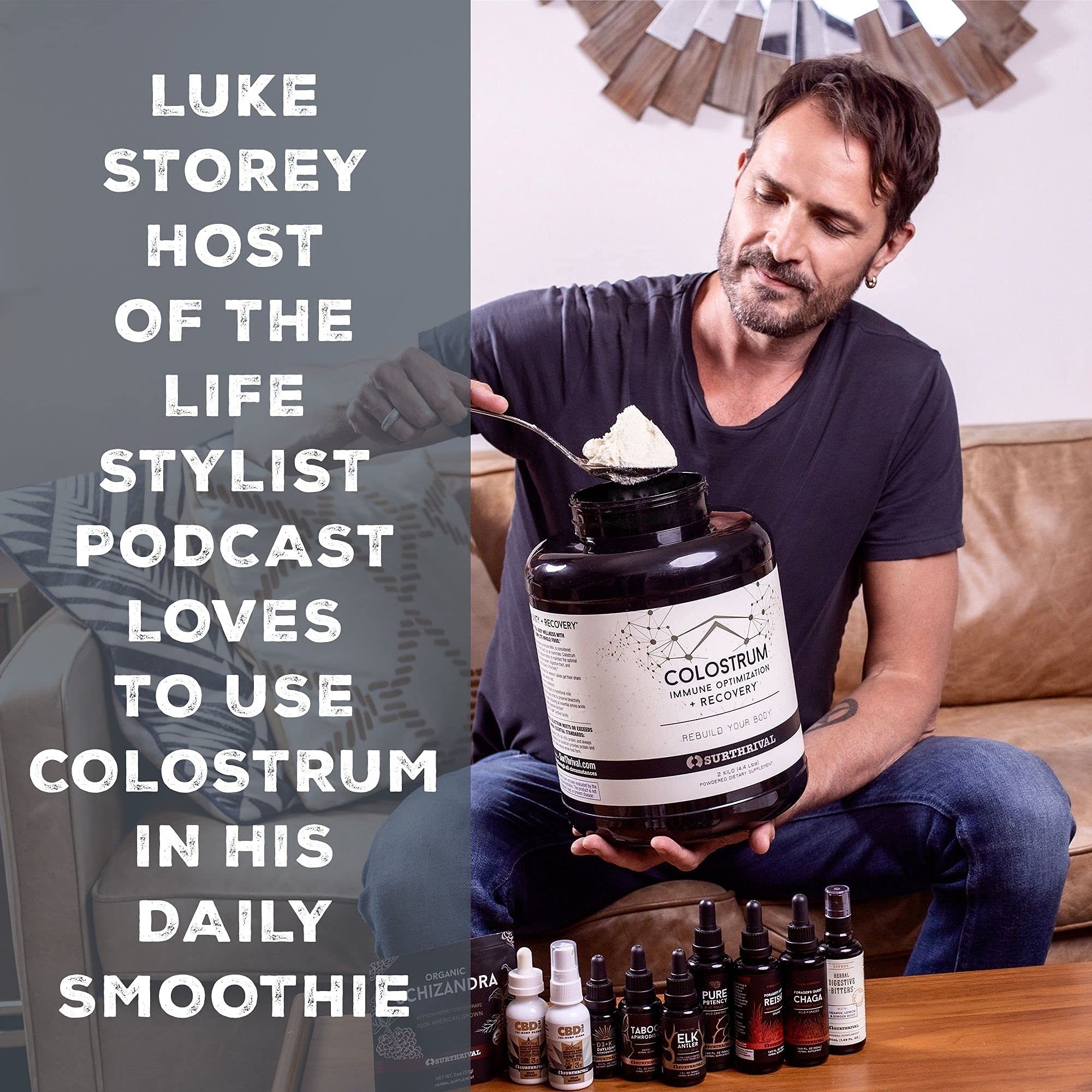 Scoop with Colostrum powder for serving