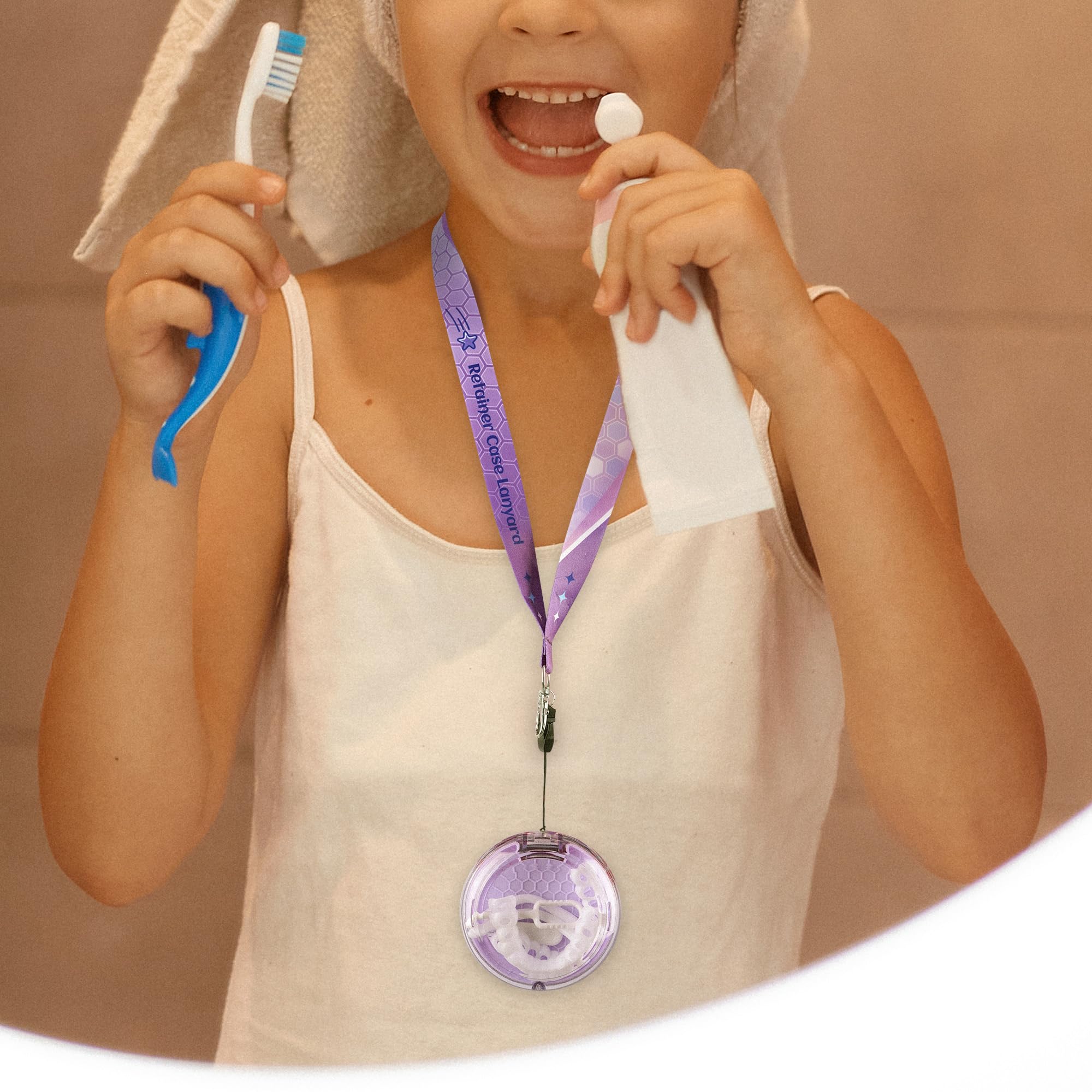 Portable retainer case ideal for school or travel