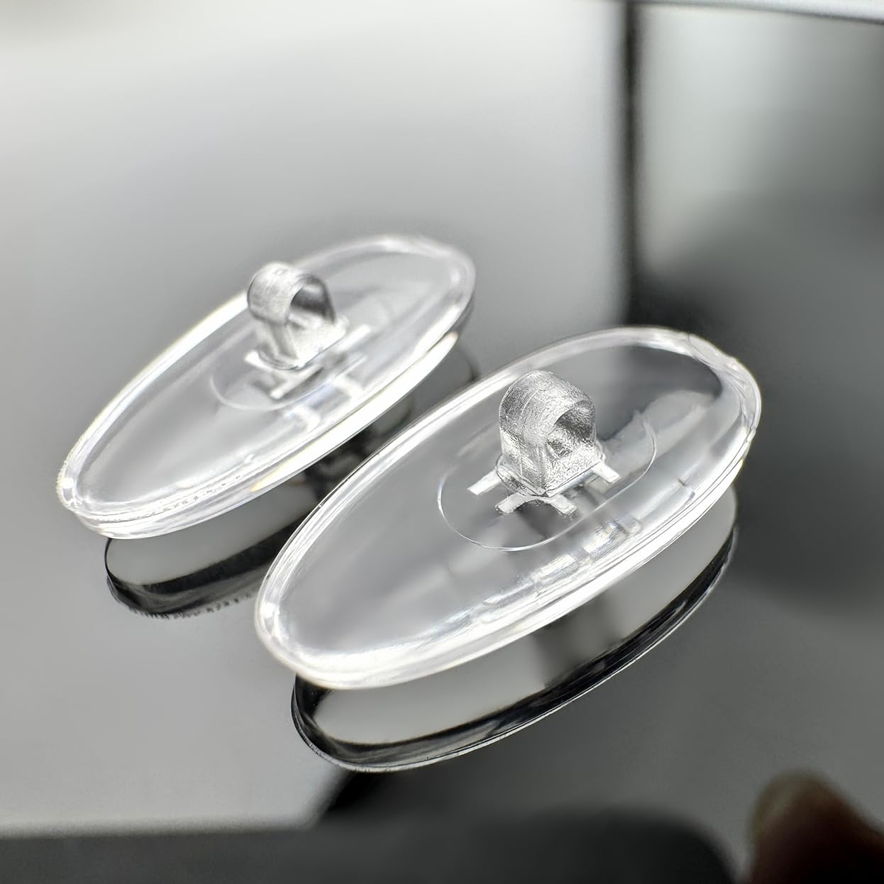 Golden 15mm nose pads with push-in design