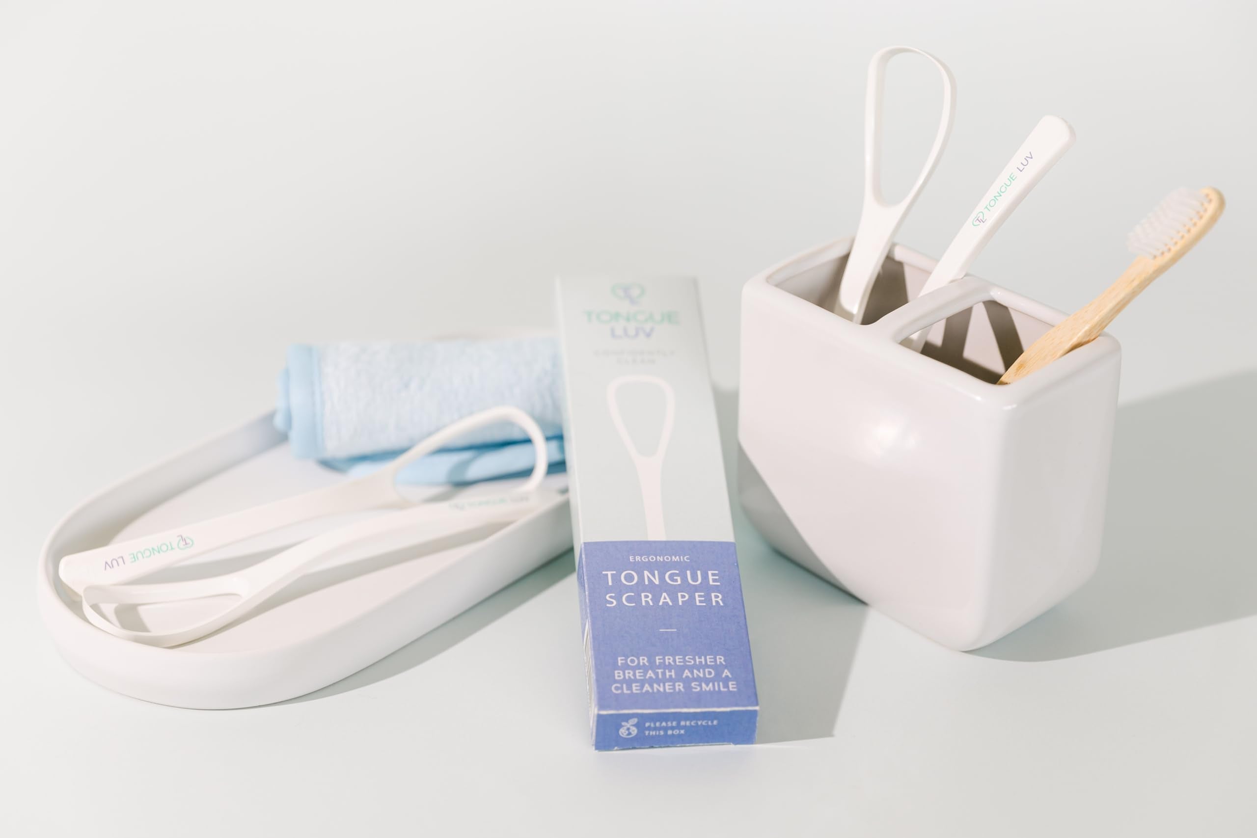 Ergonomic handle design of Tongue Luv tongue scraper
