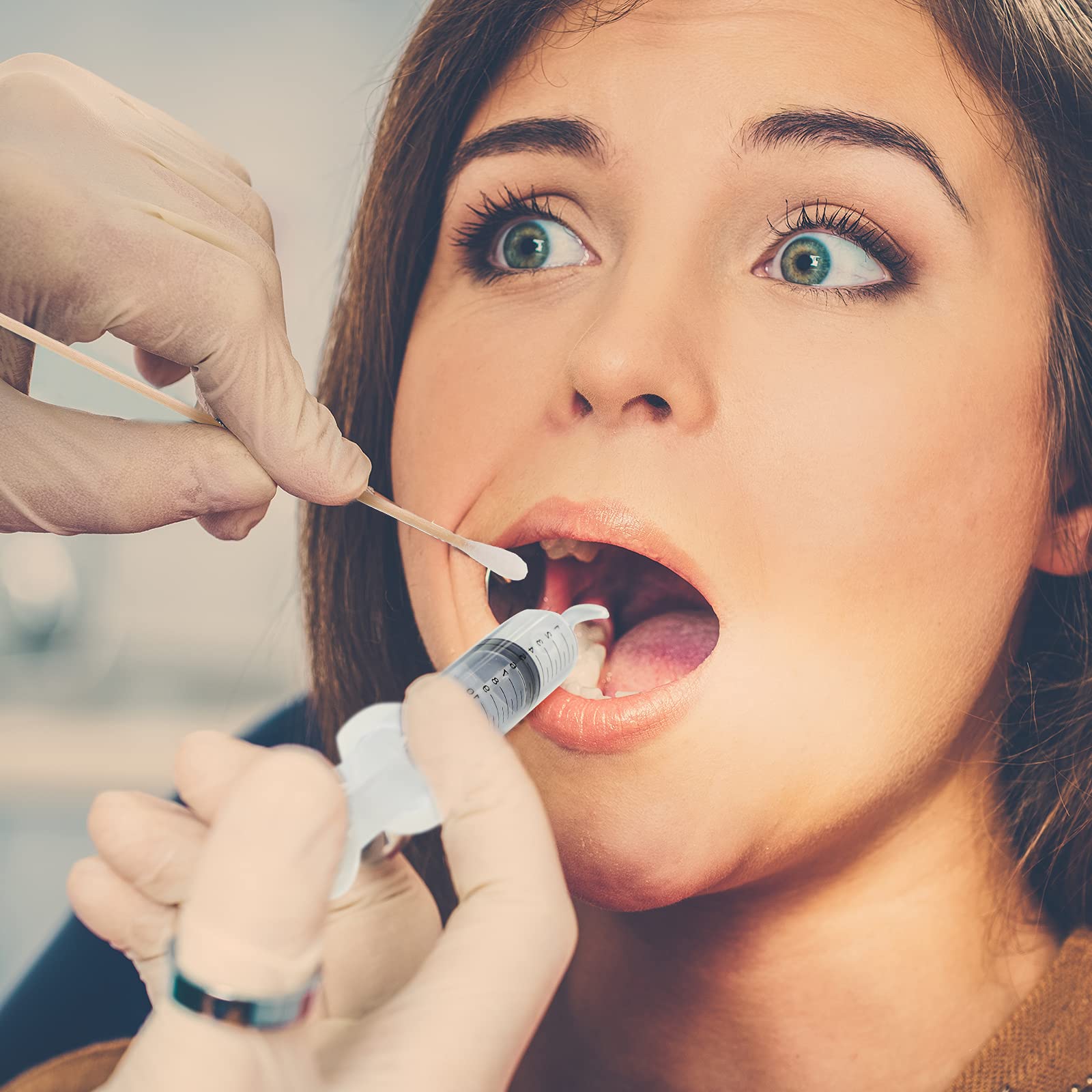 Product packaging of the tonsil stone removal set