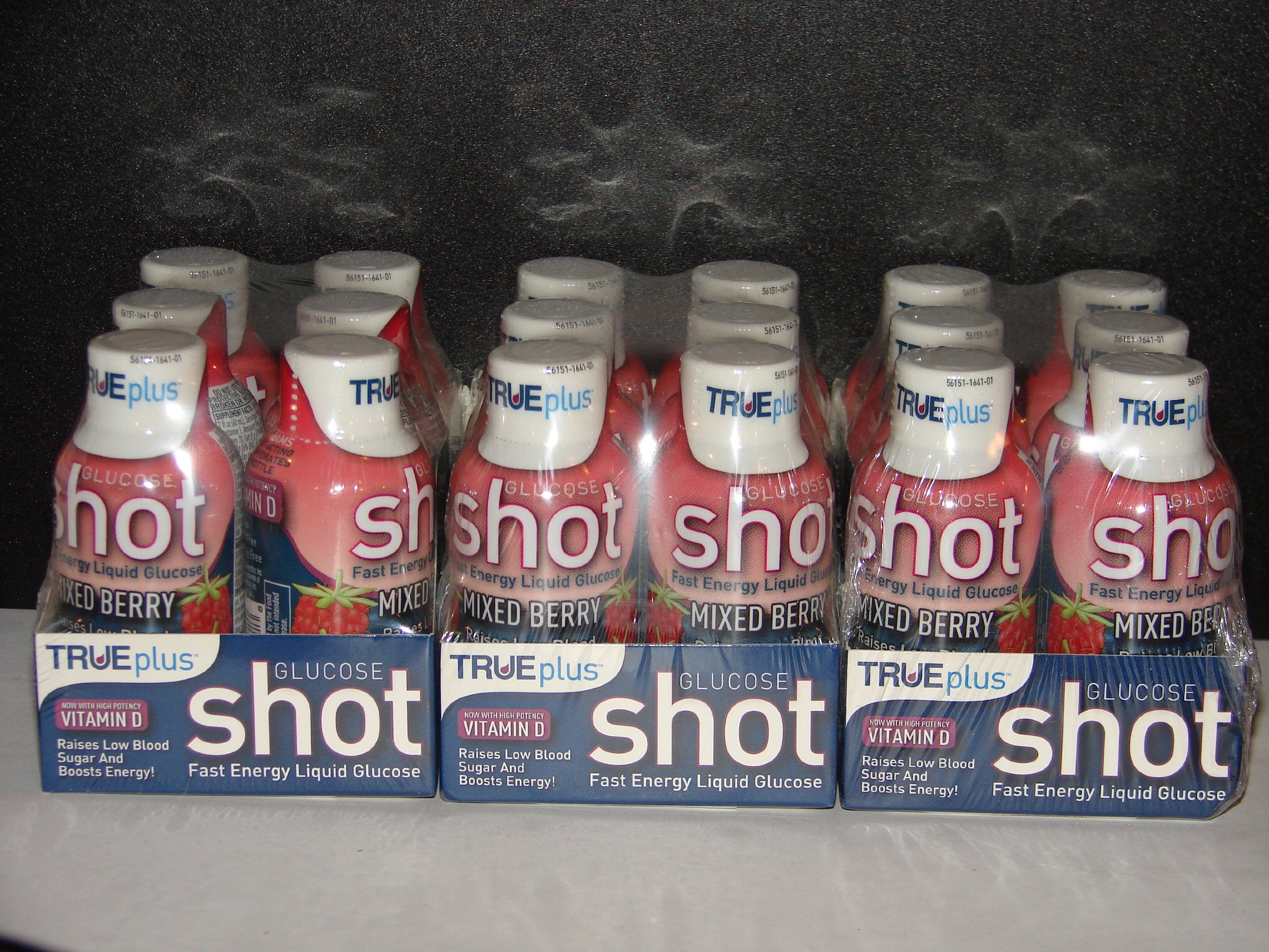 TRUEplus glucose liquid shot bottle, mixed berry flavor, quick energy on the go