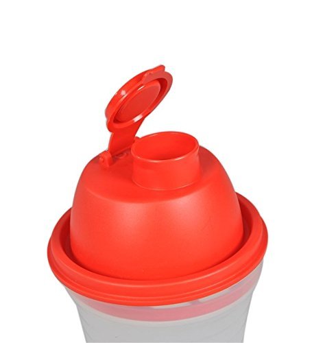 Tupperware Quick Shake 500 Ml in use with measurements in milliliters