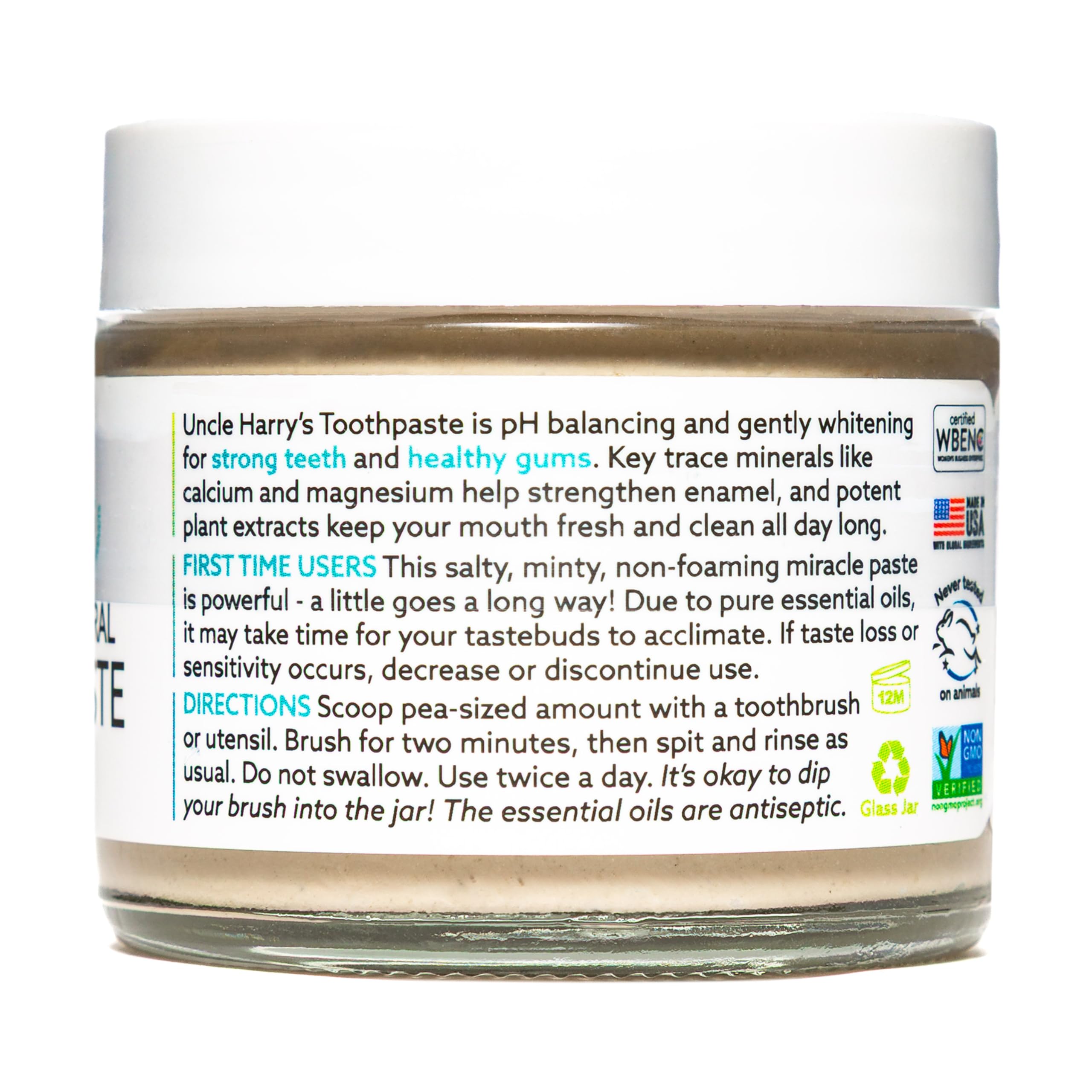Natural ingredients: bentonite clay, sea salt, essential oils in toothpaste