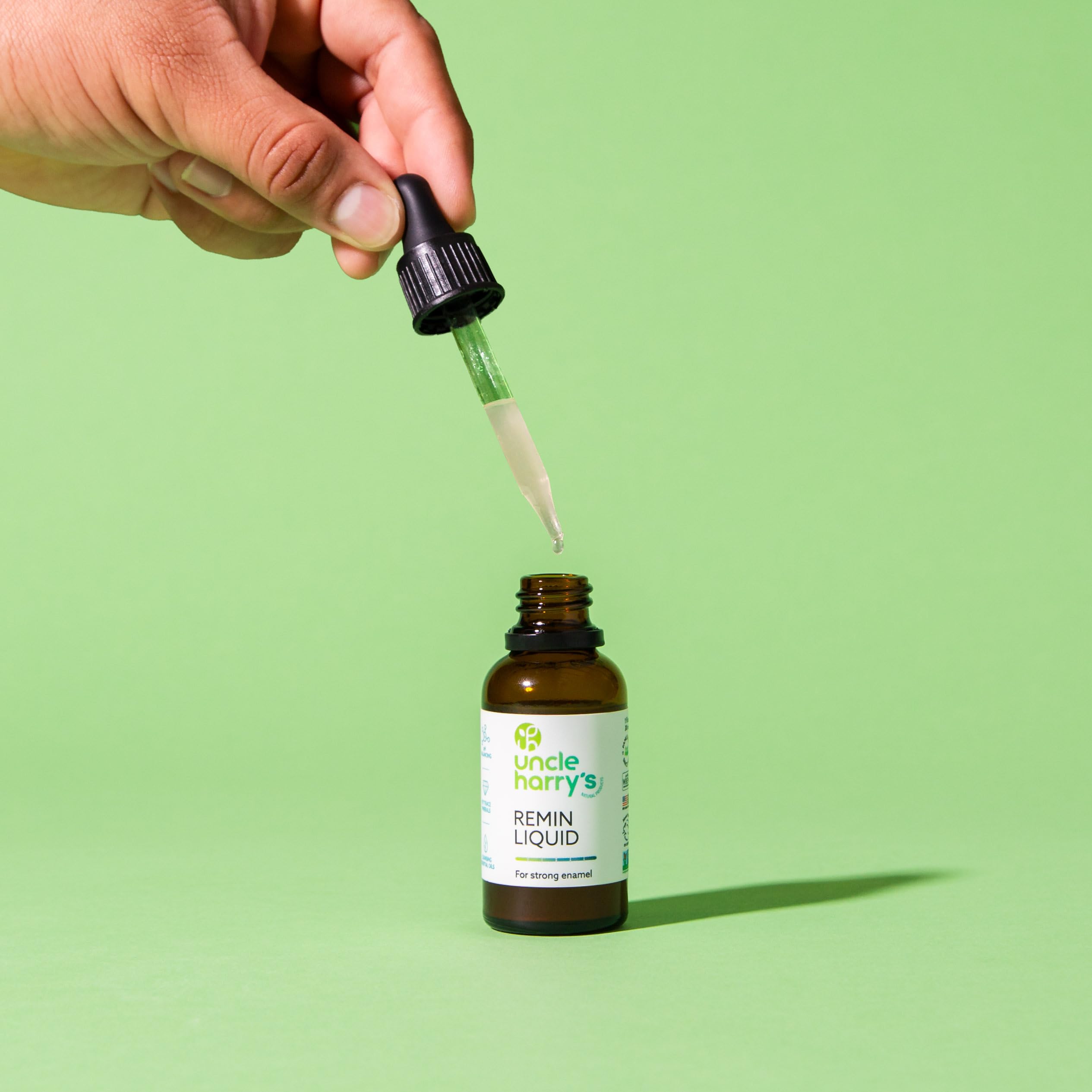 Packaging highlighting fluoride-free, vegan, SLS-free attributes