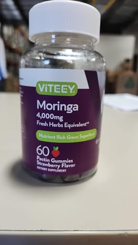 Moringa leaves and powder featured with gummies