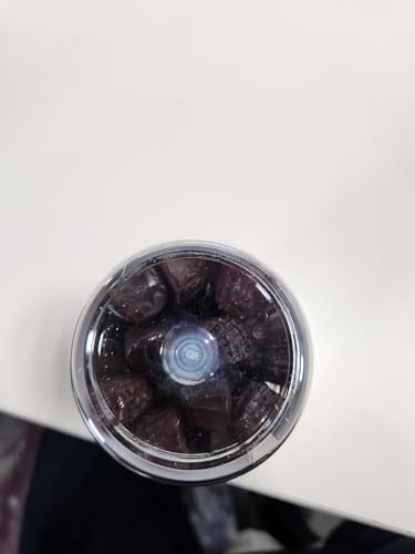 Shopping scene with Viteey Moringa Gummies