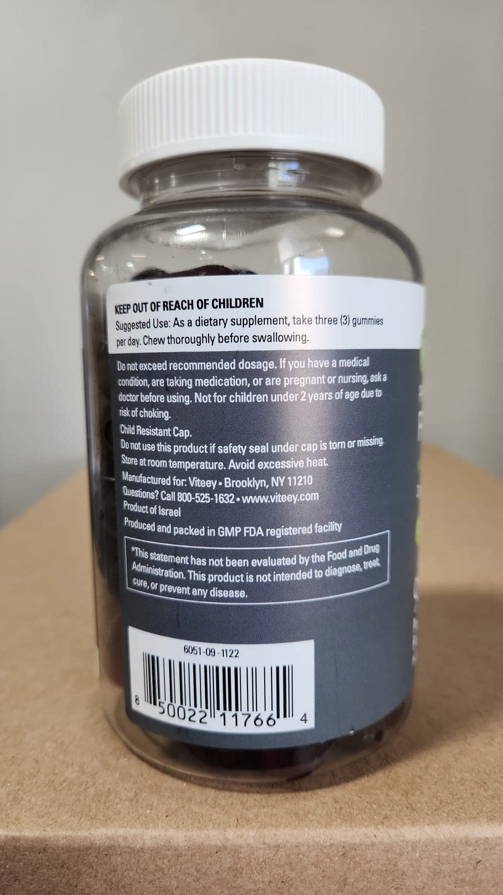Serving size graphic showing 3 gummies per serving