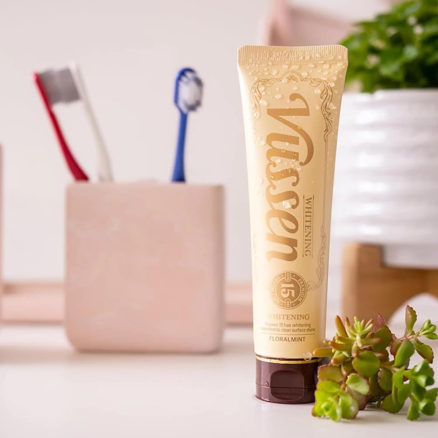 Vussen 15 Advanced Whitening Toothpaste Floral Mint 80g packaging