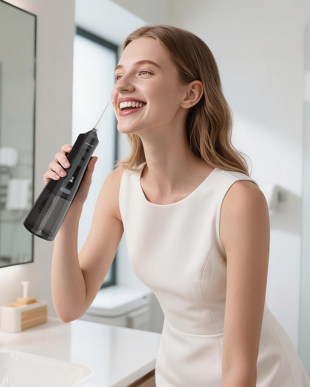 Black cordless water flosser suitable for braces and gum care