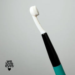 Close-up of bristles on the eyelid margin scrub brush