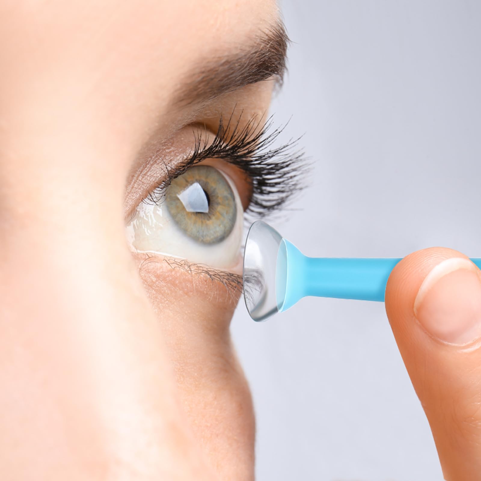 Compact travel-friendly scleral lens remover