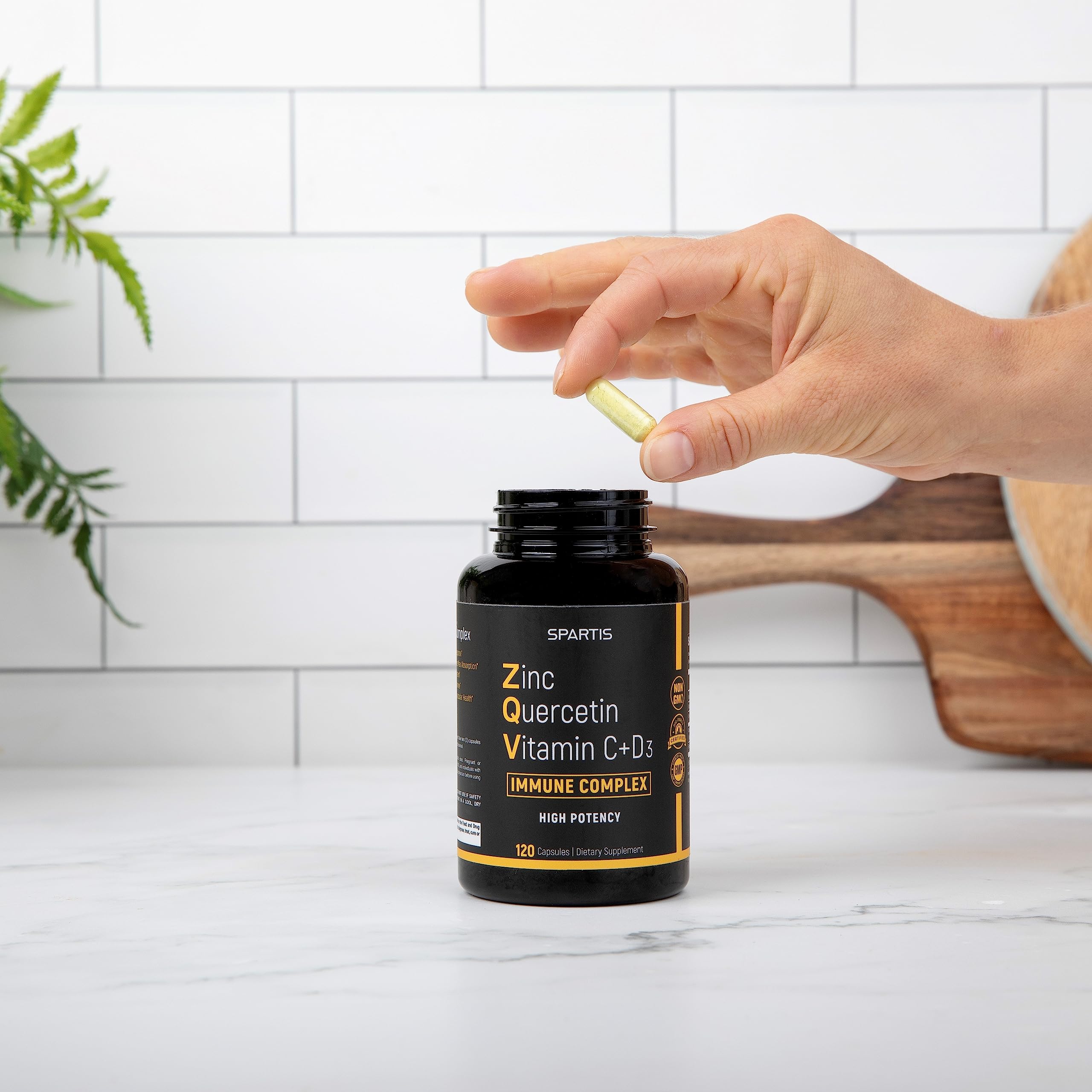 Ingredient highlights: Vitamin C, Vitamin D3 and Bromelain near the product